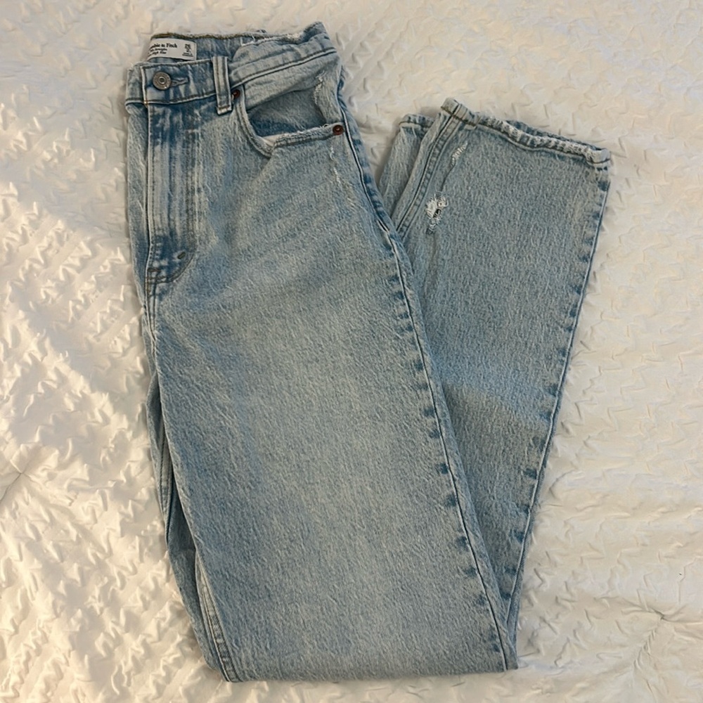 Abercrombie and Fitch 90’s Straight High Rise Jeans